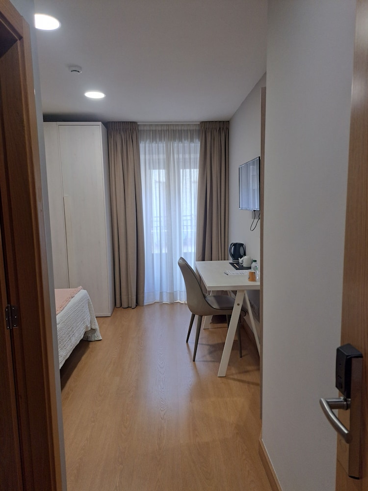 Standard Double Room, Private Bathroom - Photo 13