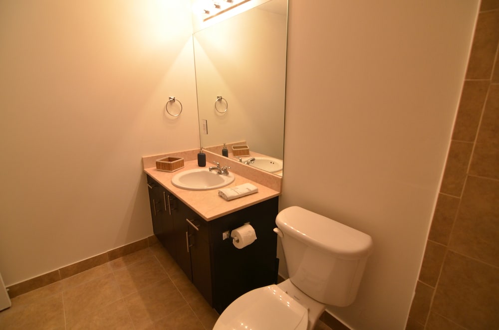 2 Bedrooms, 2 Bathrooms, Terrace photo 2