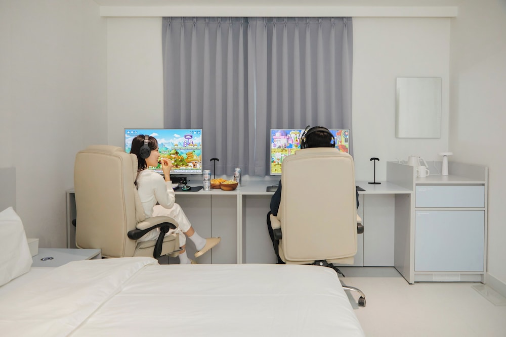 Air 2PC photo 2