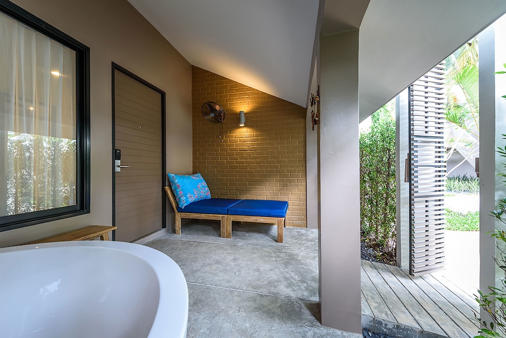 Grand Deluxe Room - Photo 8
