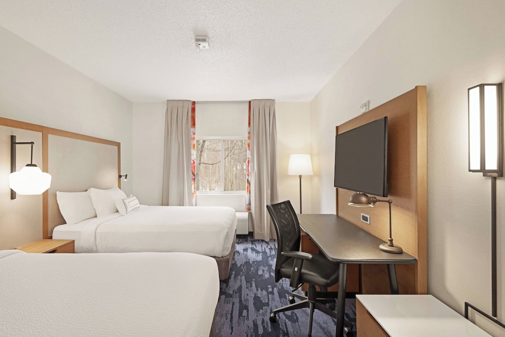 Room, 2 Queen Beds (Mobility Accessible, Tub) - Photo 4
