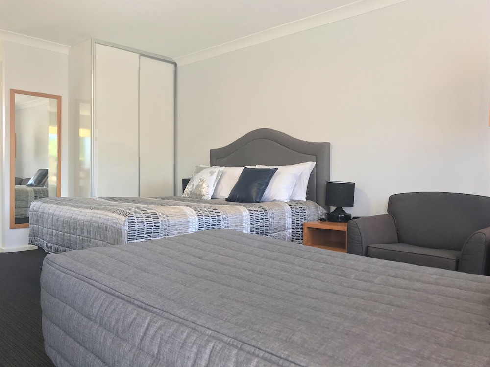 Deluxe Twin Room, Kitchenette photo 1