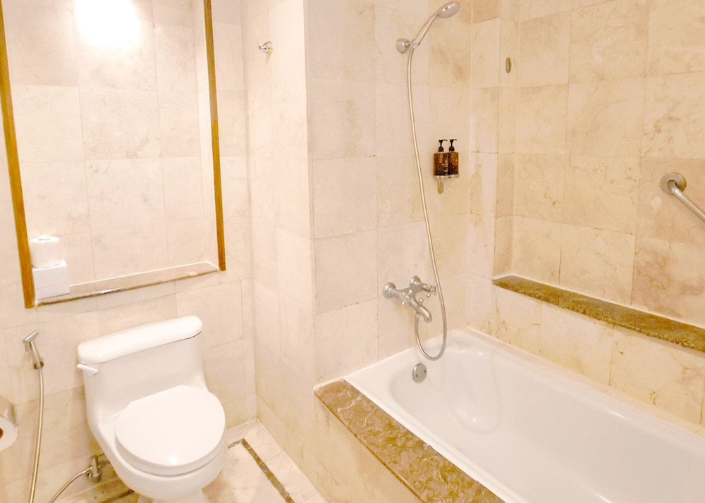 Two Bedroom Suite - Photo 4