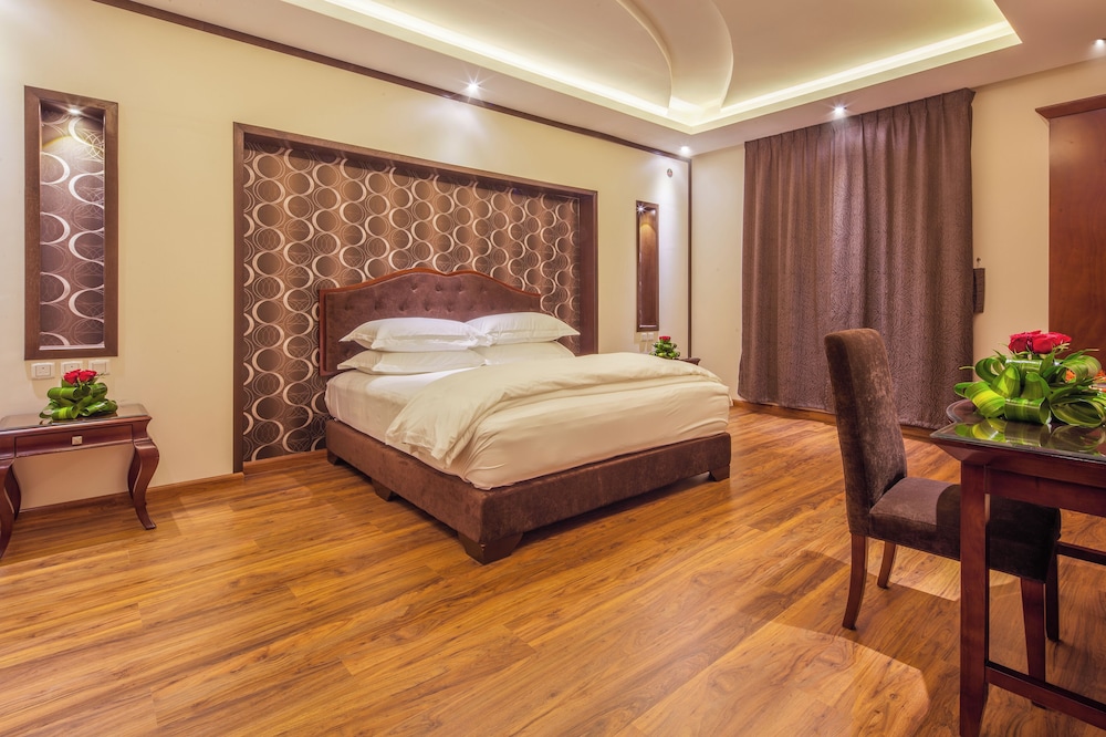 Basic Double Room, 2 Bedrooms photo 2
