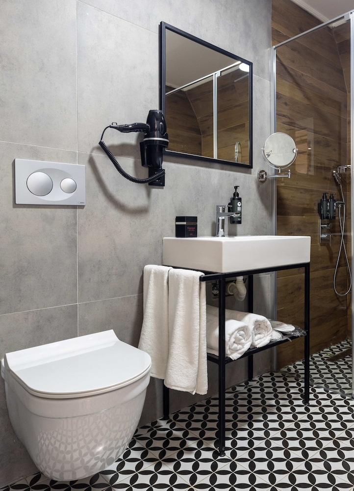 Deluxe Plus Bungalow - Photo 2