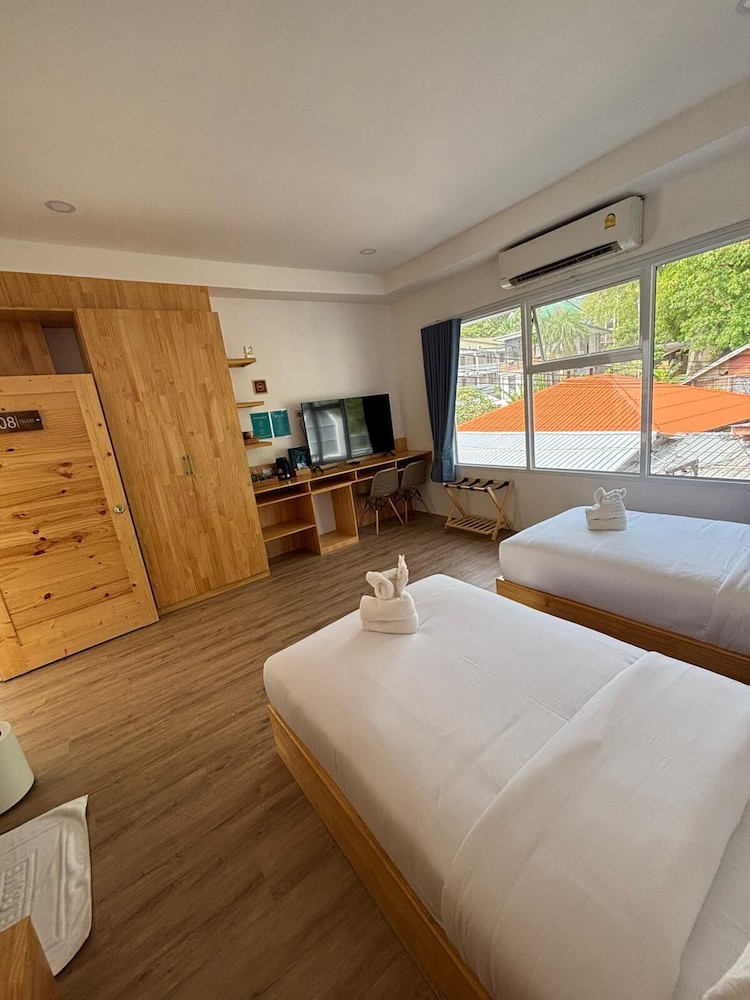 Comfort Twin Room, City View