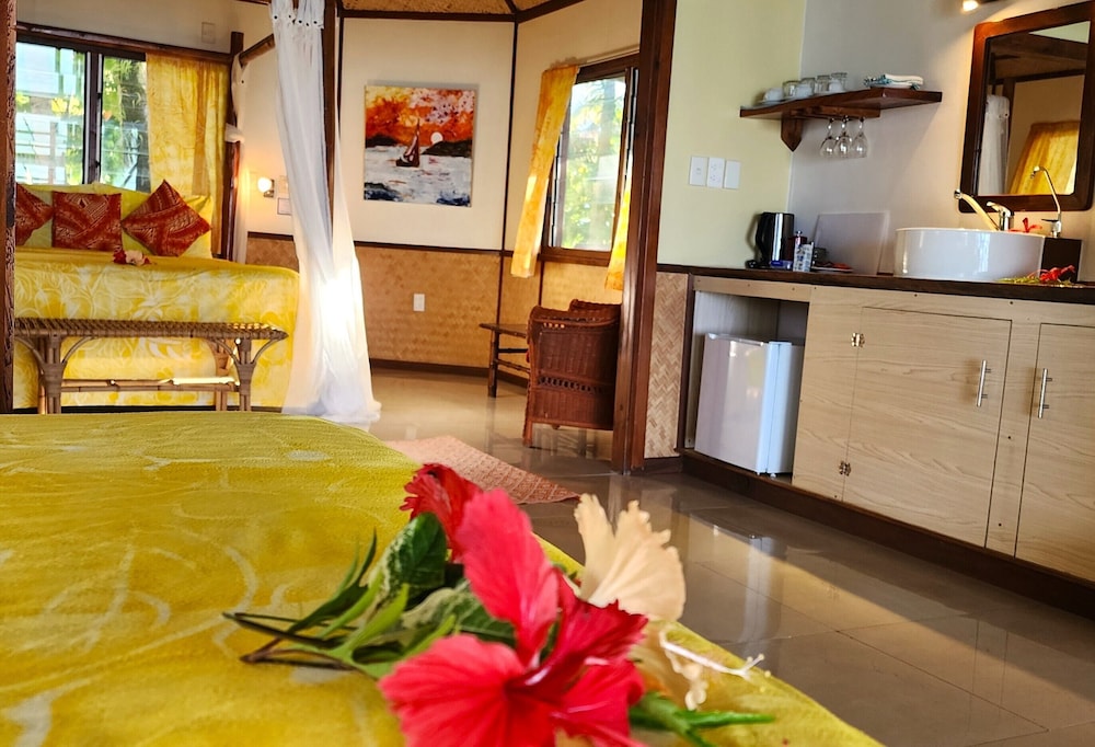 Deluxe Quadruple Room, 1 Bedroom, Ocean View, Oceanfront (Fale)
