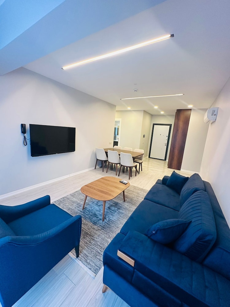 Deluxe Apartment, 3 Bedrooms, Kitchen, City View