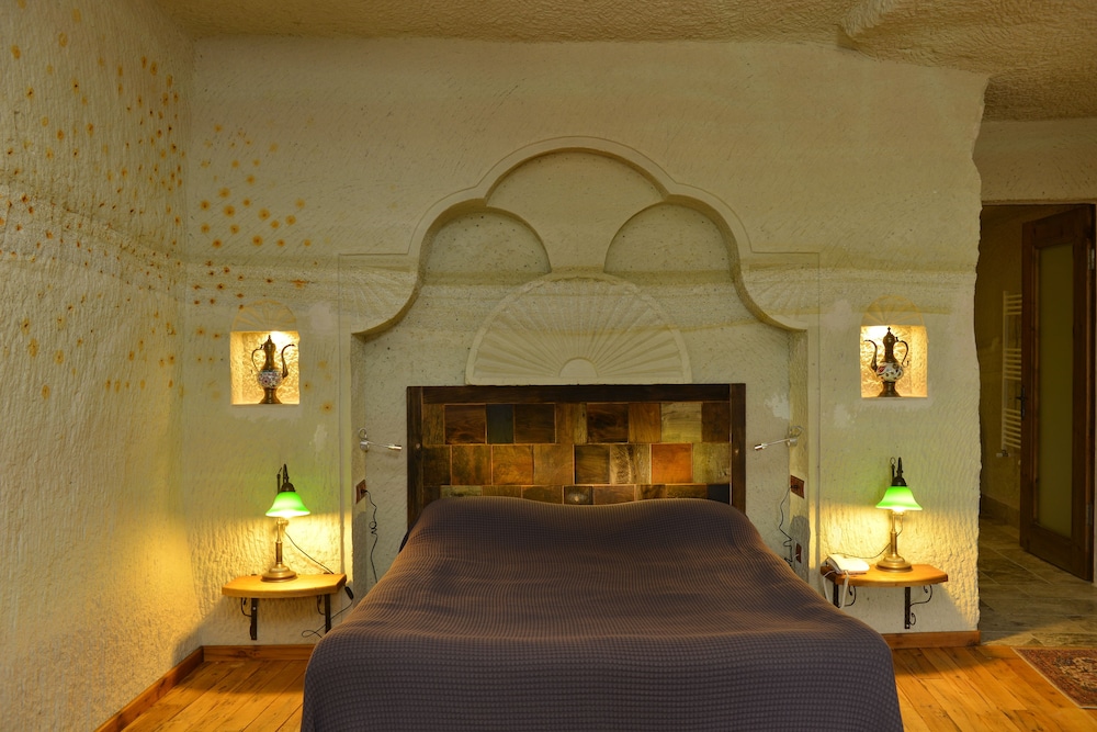 Cave Suite with View photo 3