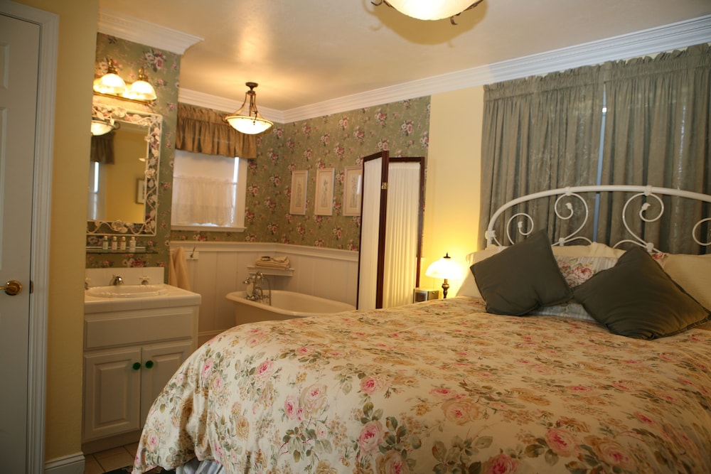 Quadruple Room, 1 Queen Bed photo 1