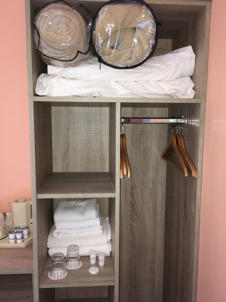 Double or Twin Room - Photo 2