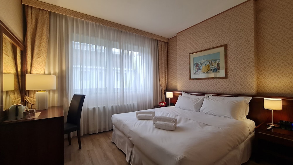 Superior Double or Twin Room - Photo 1