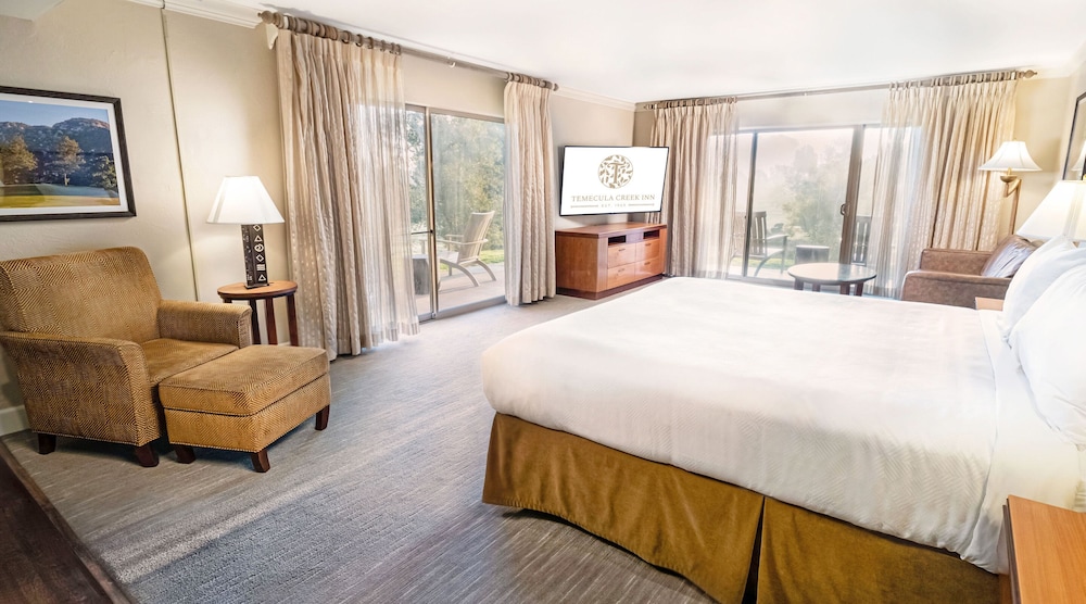 Premium Room, 1 King Bed, Corner (Sleeps 3, 4) - Photo 1