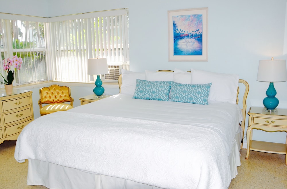 Standard Apartment, 1 King Bed with Sofa bed, Non Smoking, Private Bathroom