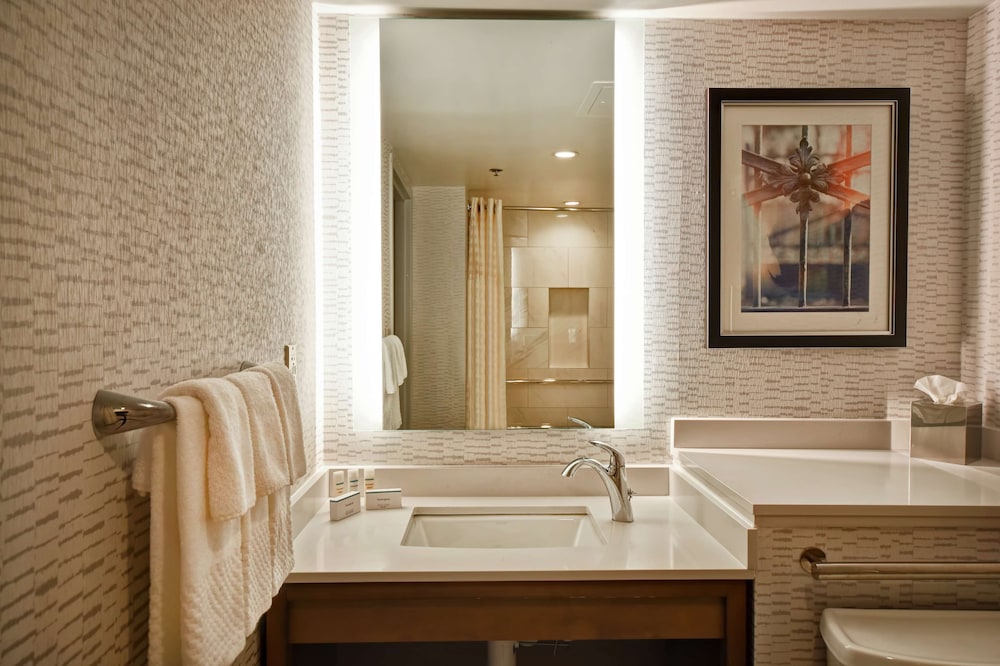 Suite, 2 Queen Beds, Accessible, Bathtub - Photo 5