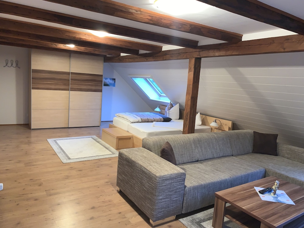 Comfort Studio Suite, 1 Queen Bed, Resort View, Garden Area