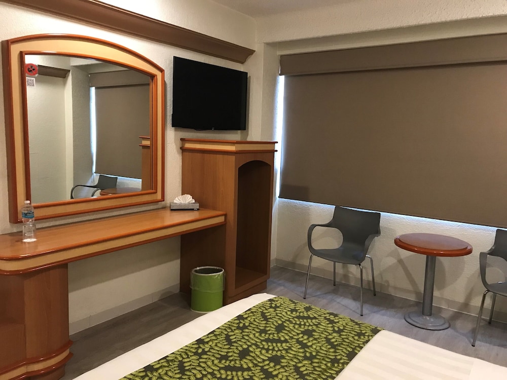 Deluxe Double Room, 1 Queen Bed, Non Smoking photo 3