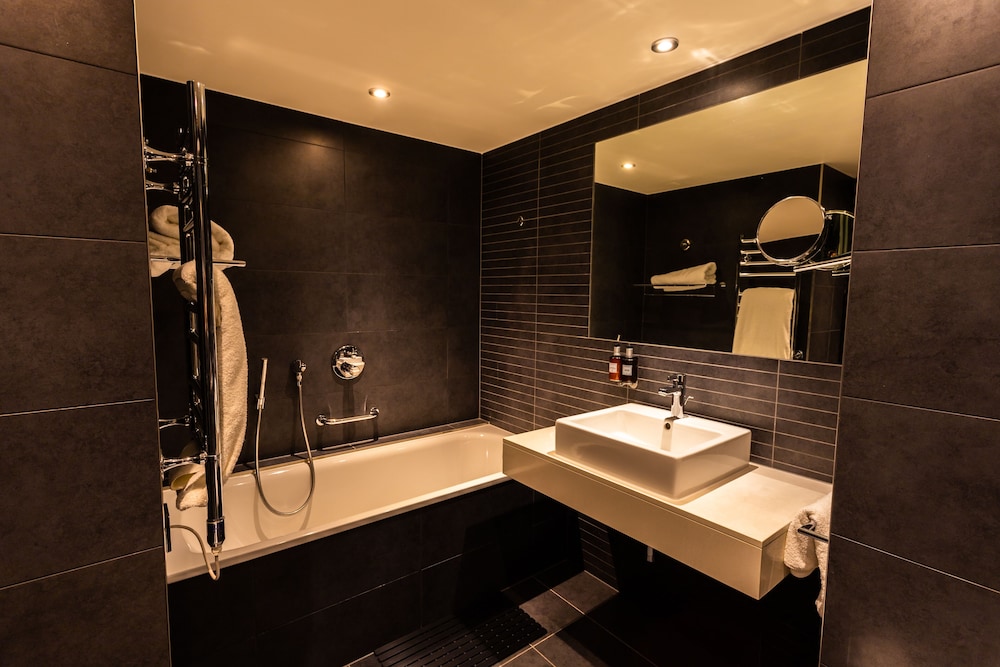 Suite - Photo 5