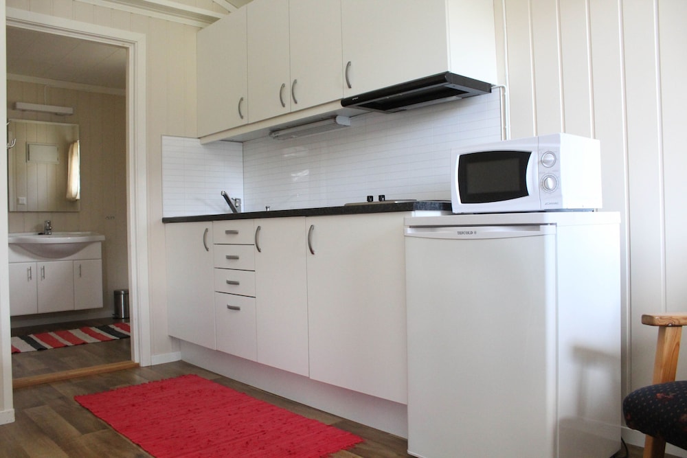 Basic Cabin (Hytte 2, Private WC, Shared Bathroom) photo 3
