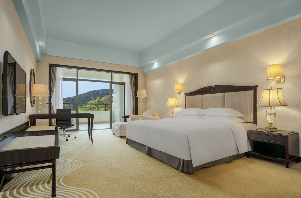 Deluxe King Room, Mountain View