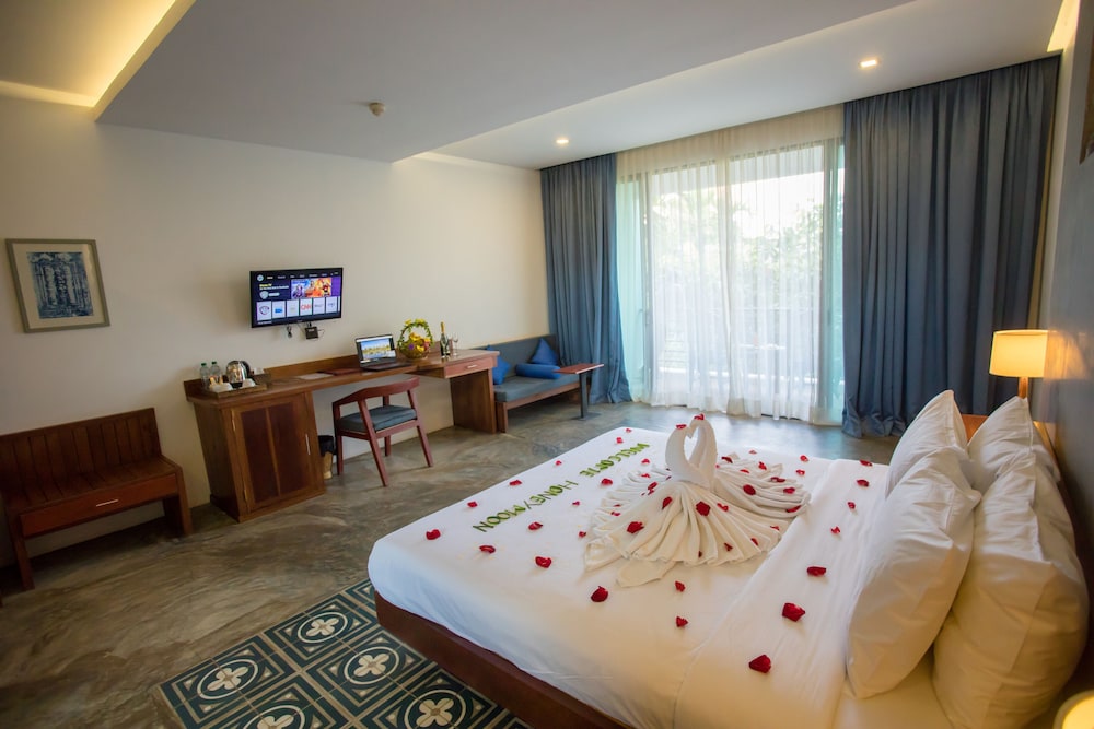 Infinity Poolside Signature Suite - Photo 10