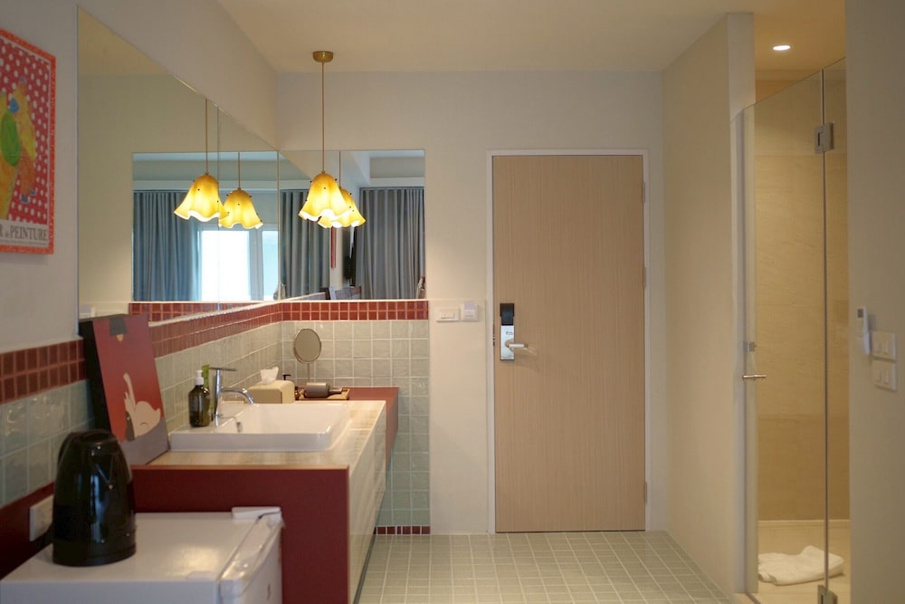 Design Quadruple Room, 2 Queen Beds, Balcony photo 3