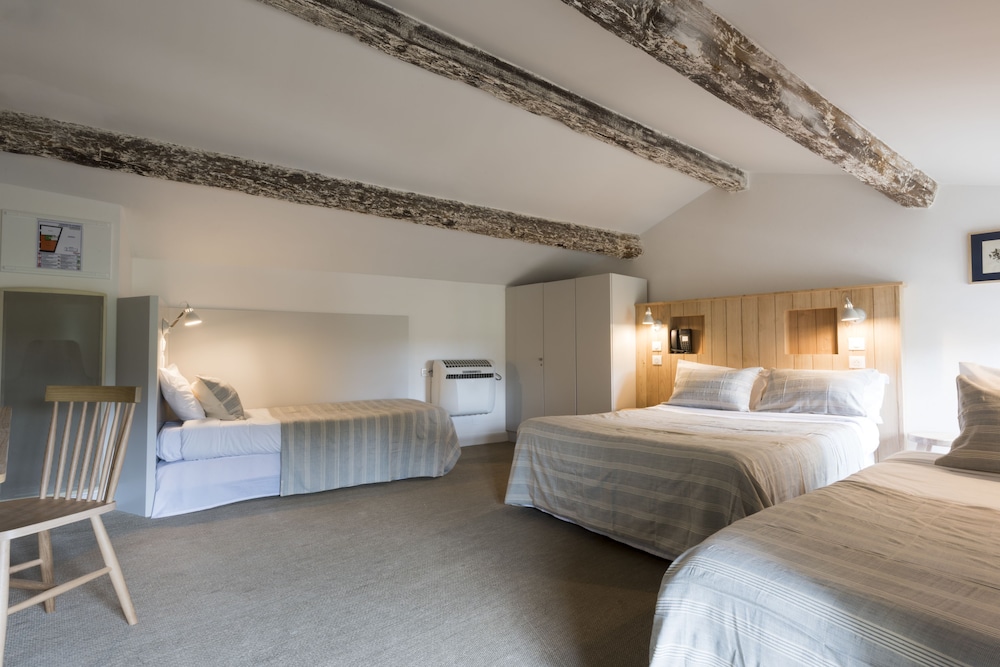 Quadruple Room - Photo 1