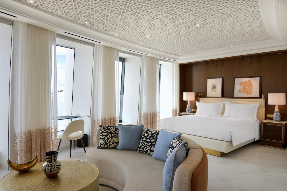 Junior Suite, 1 King Bed (View)