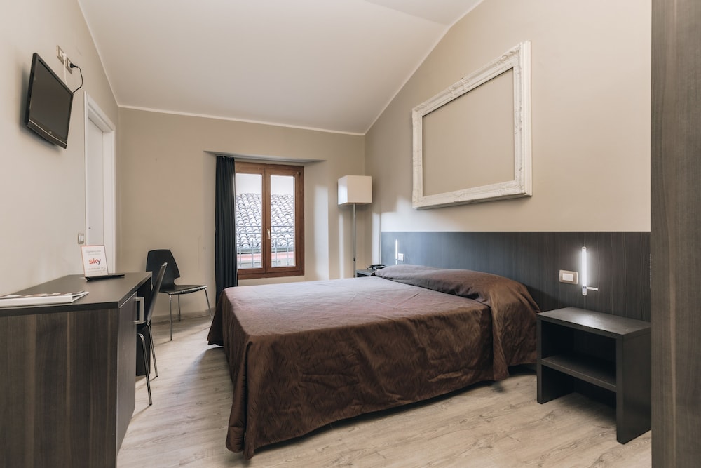 Double Room - Photo 3