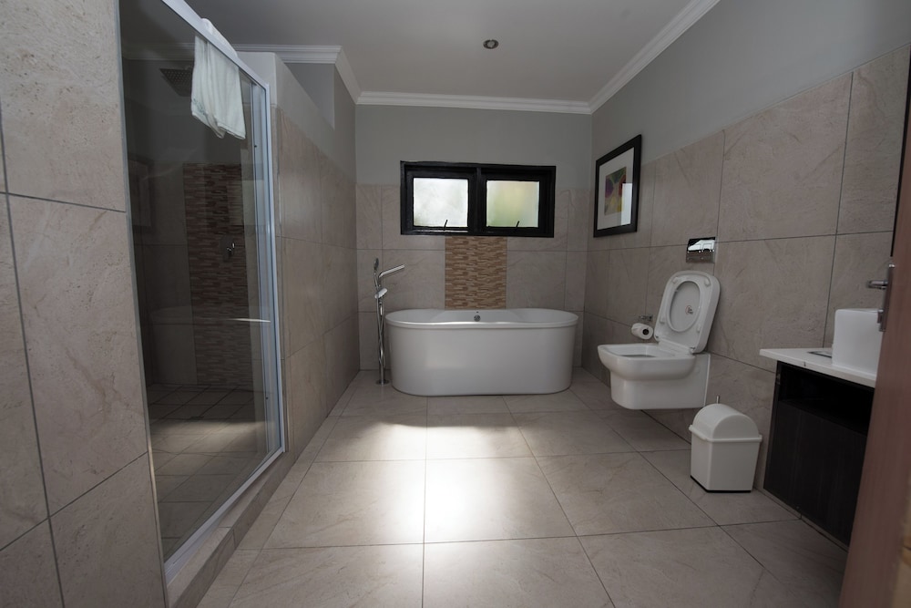 Suite, Lake View photo 3