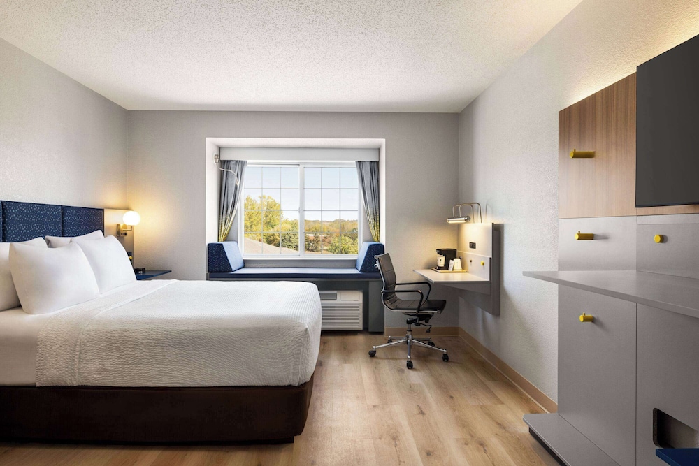 Studio Suite, 1 Queen Bed, Accessible - Photo 1