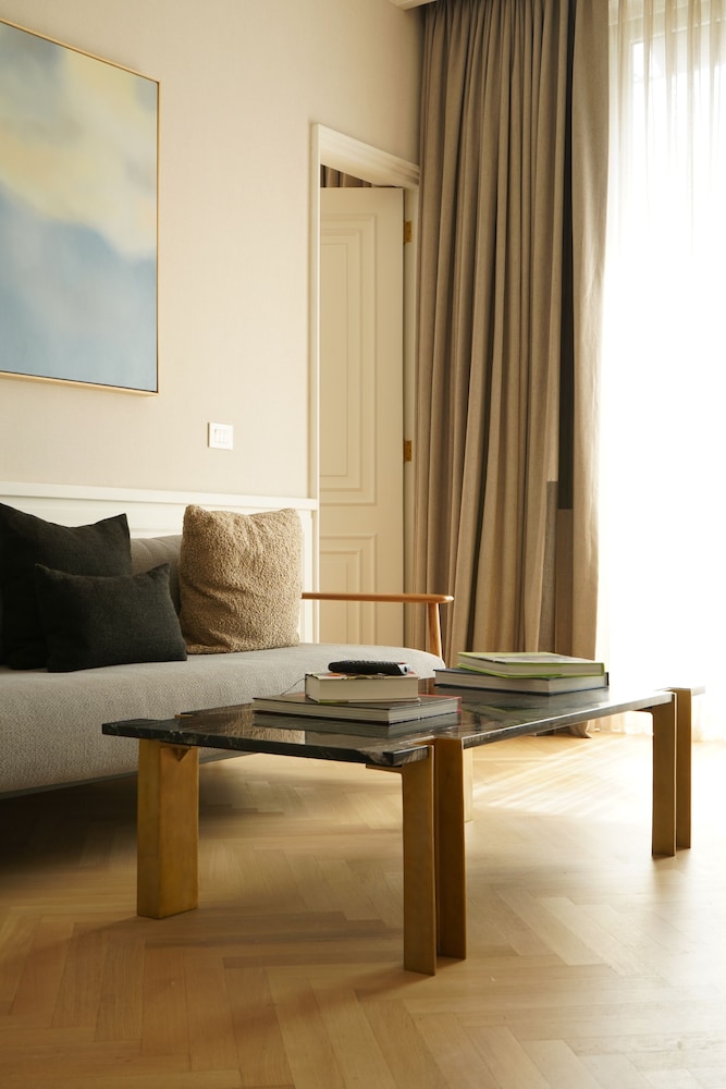 Grand Deluxe Suite photo 3