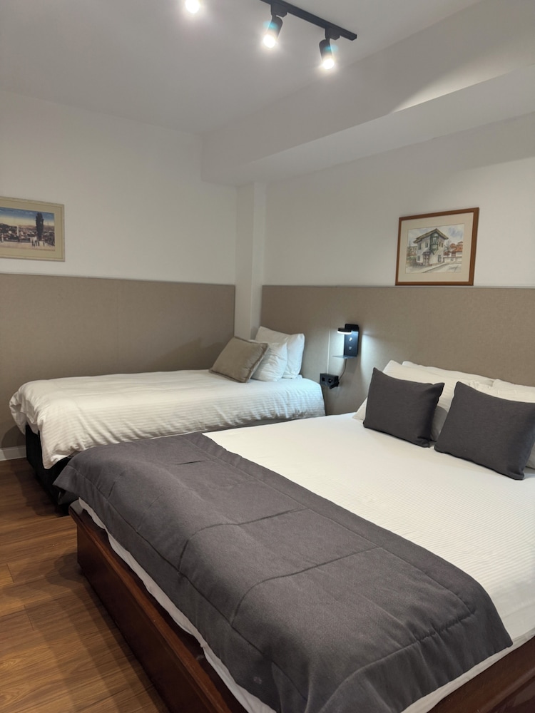 Superior Quadruple Room photo 2