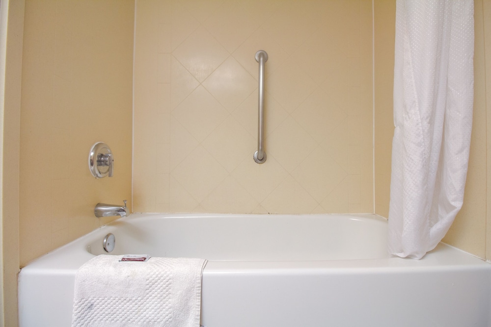 Room, 2 Double Beds, Kitchenette - Photo 9