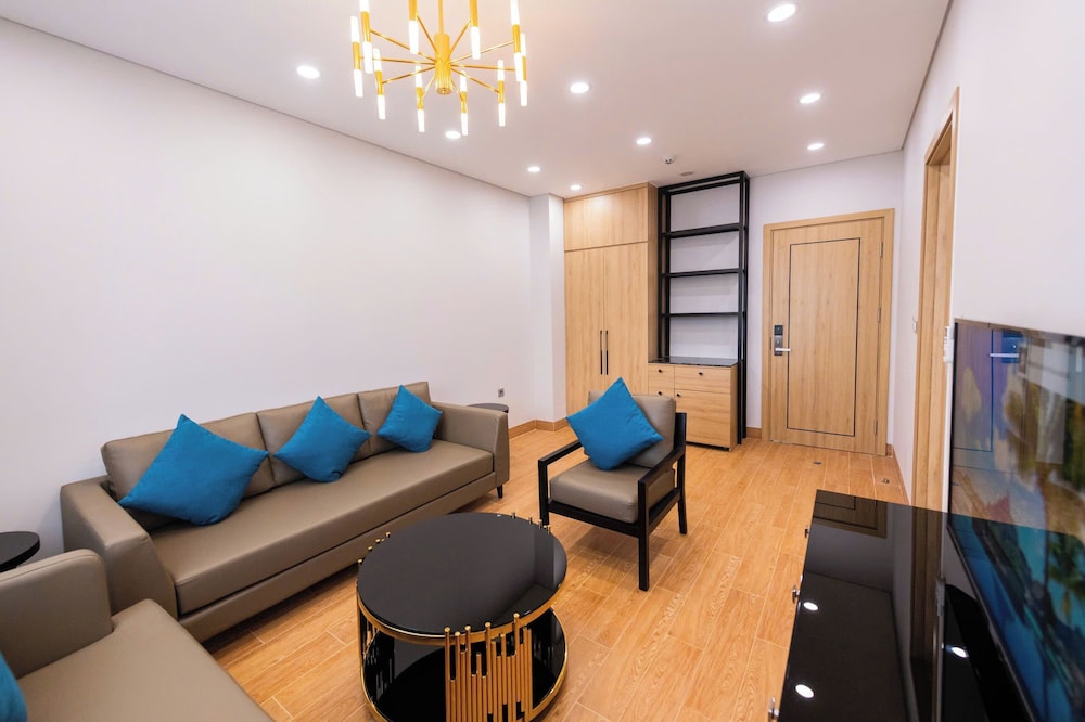 Deluxe Studio Suite, Balcony, Garden View