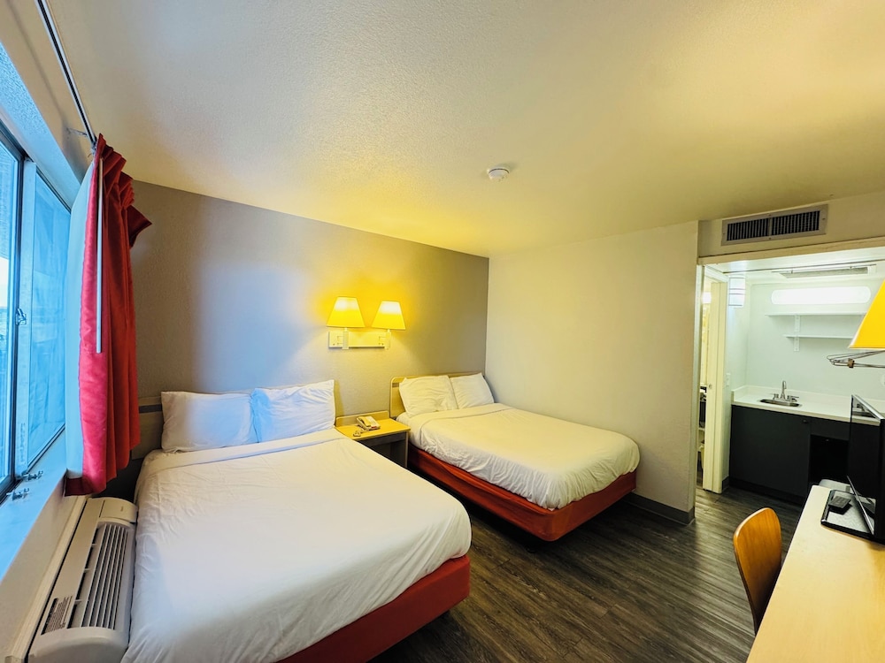 Standard Room, 2 Double Beds, Non Smoking, Kitchenette - Photo 3
