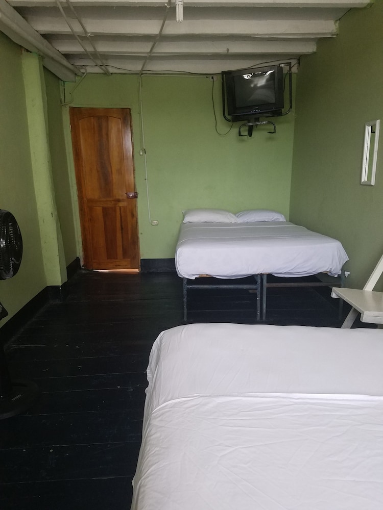 Basic Quadruple Room, 2 Double Beds, Private Bathroom photo 3