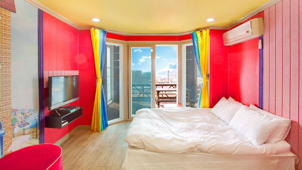 Room (101) - Photo 6