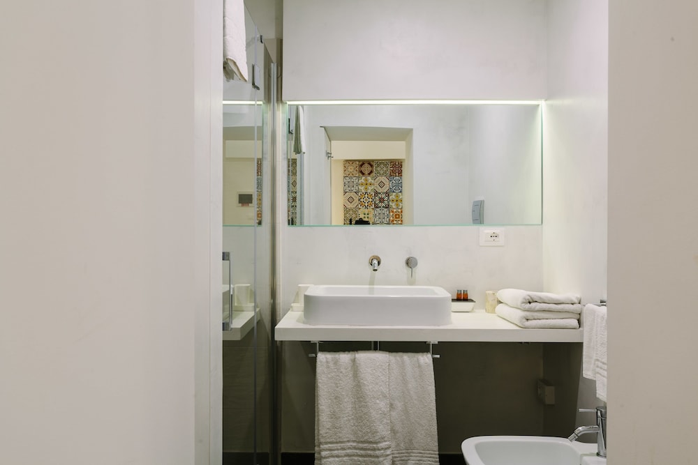 Design Triple Room, 3 Bedrooms, Courtyard View, Courtyard Area photo 3