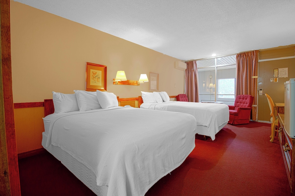 Room, 2 Queen Beds, Non Smoking - Photo 5