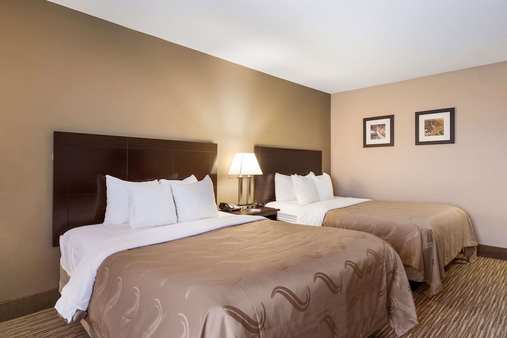 2 Queen Beds, Non Smoking - Photo 1