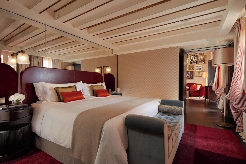 St. Regis Suite photo 2