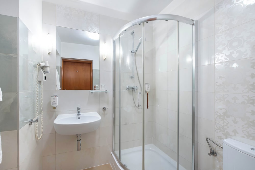 Classic Twin Room - Photo 2