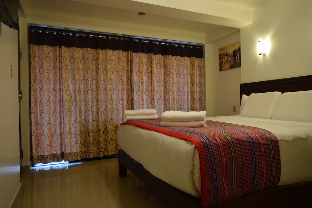Standard Room, 1 Queen Bed photo 1