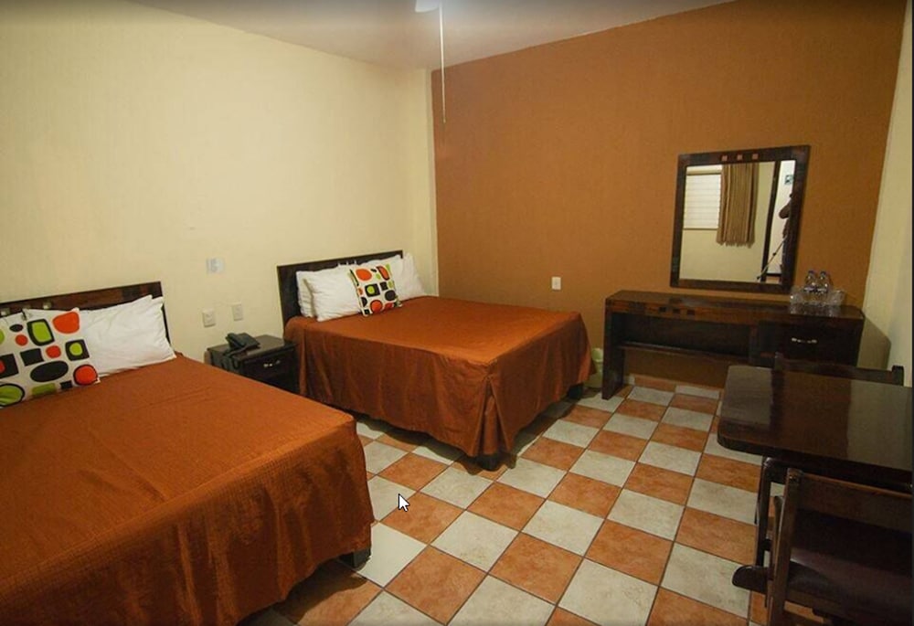 Traditional Double Room, 2 Double Beds, Ensuite photo 1