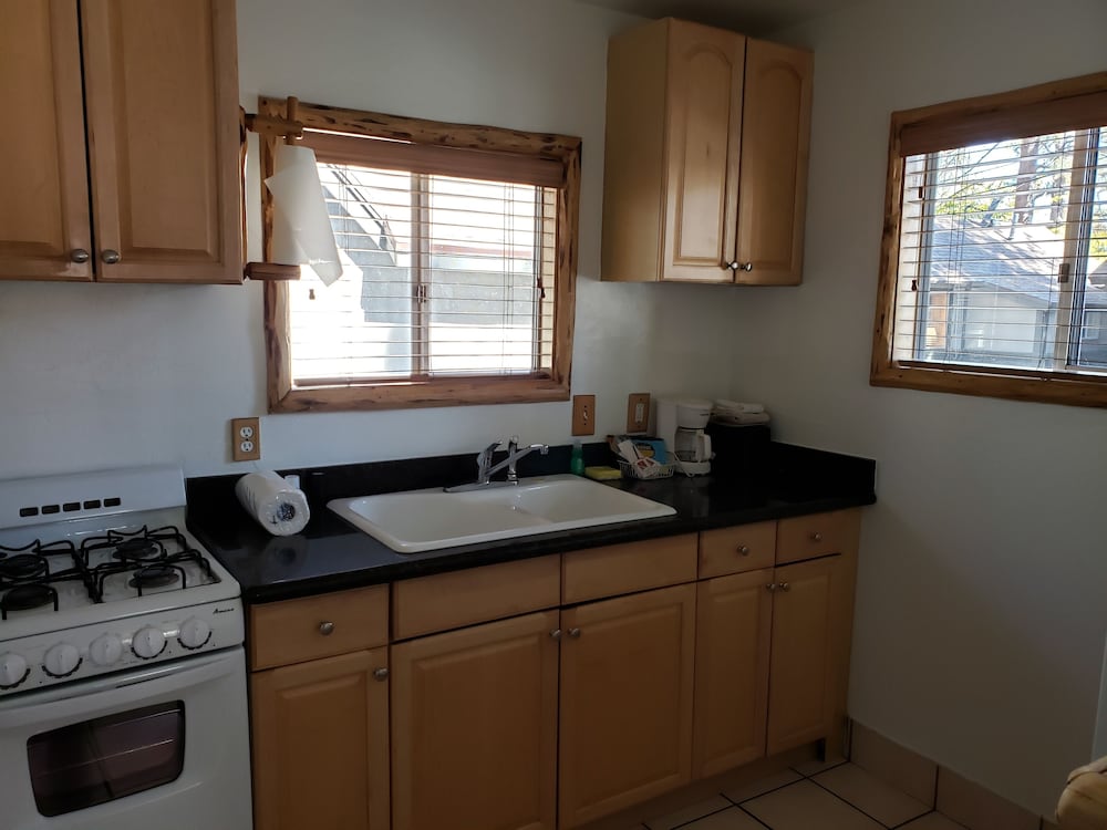 Cabin - Photo 3