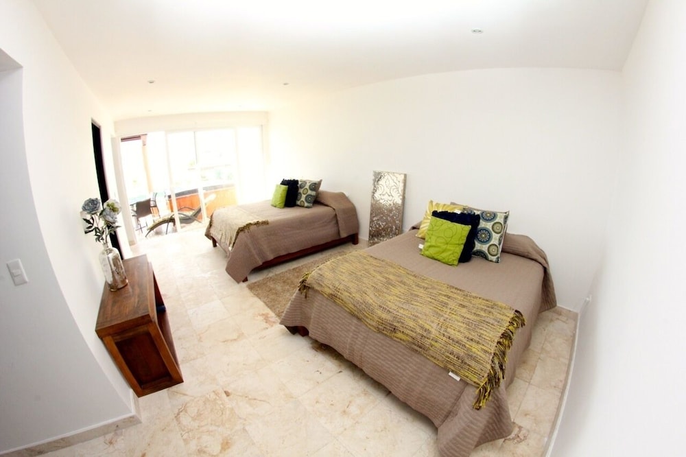 Condo, 3 Bedrooms