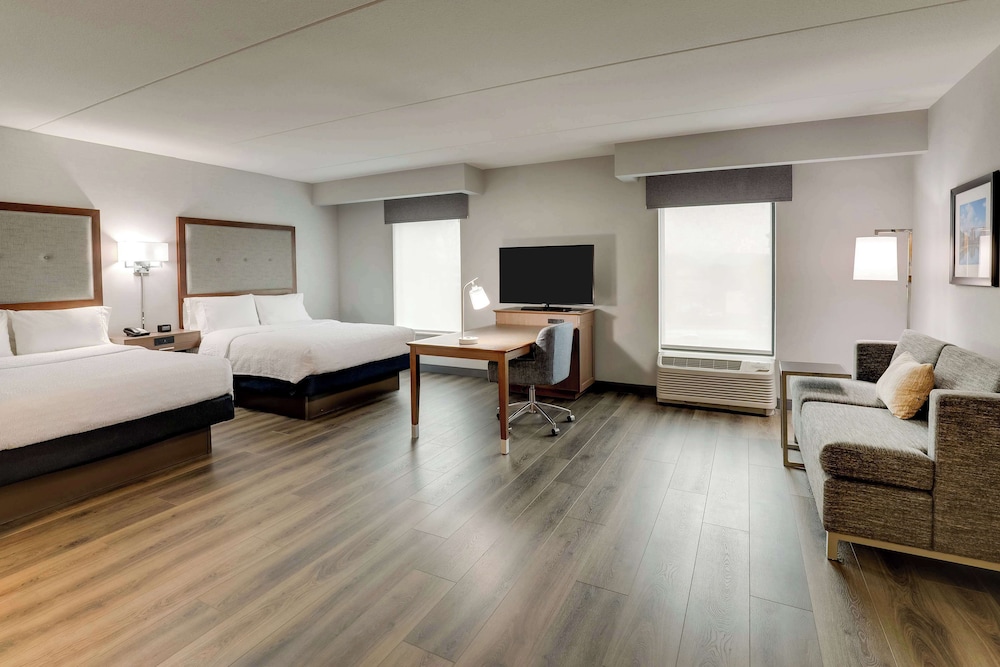 Studio, 1 King Bed, Accessible, Bathtub - Photo 1