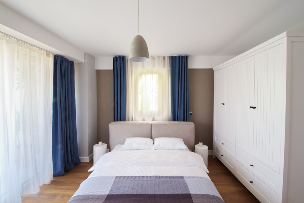 Deluxe Apartment, 2 Bedrooms, Partial Sea View, Ground Floor photo 2