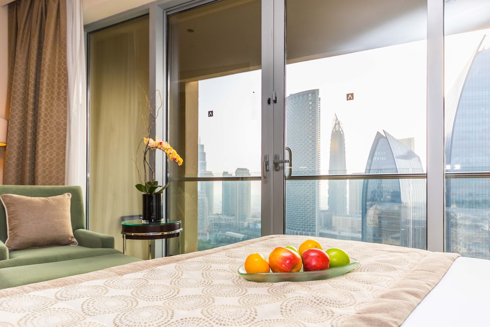 Superior Studio with Partial Burj Khalifa View photo 2